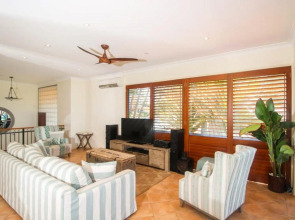 Absolute Beachfront Holiday House