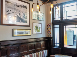 Publove The Rose & Crown