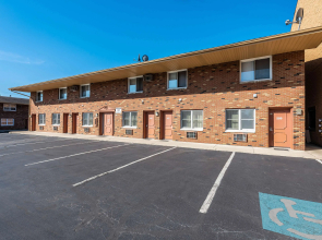 Americas Best Value Inn & Suites St. Marys
