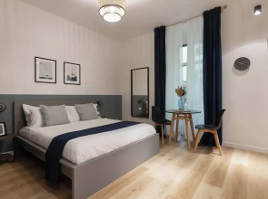Trieste Chic Studio Historic Elegance