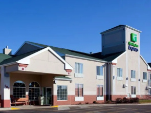 Holiday Inn Express Watertown