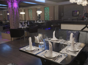 Отель Zargaron Plaza