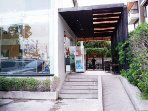 IZEN Budget Hotel & Residences (Plus)
