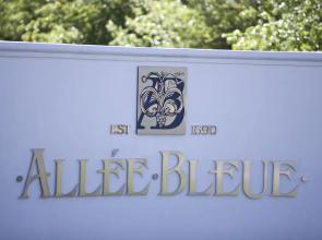 Allee Bleue Estate