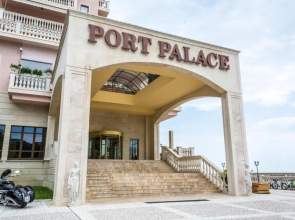 Port Palace Apartments