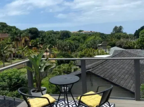 Spacious apartment overlooking the La Lucia valley