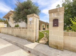 Charming apartment in a splendid villa with swimming pool in Lecce, a few km from the centre-Reginella Deluxe