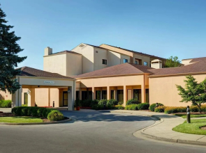 Courtyard Louisville East