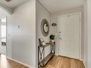 Quiet Apt - Close to Davis Conference - King Bed