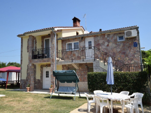 Upscale Apartment in Banjole With Pool
