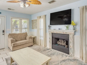 < 1 Mi to Ocean: North Myrtle Beach Home w/ Grill!