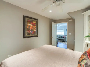 Mt Dora Garden Cottage w/ Patios, Walk to Downtown