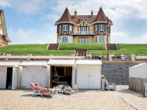 Cozy Beachfront Retreat