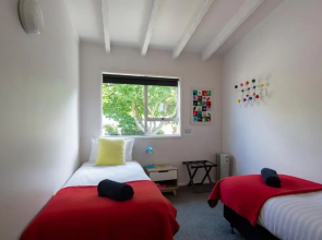 Number 10 Arrowtown Sleeps 12