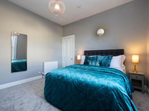 Stylish George Street Apartment