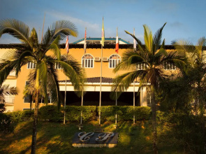 Colonial Plaza Hotel