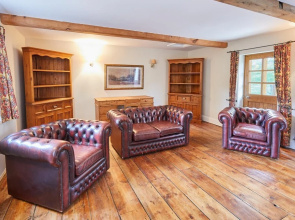 Host Stay Granary Cottage