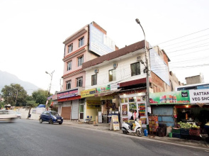 OYO 22932 Hotel Shiv Shanker