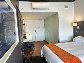 ONOMO Hotel Waterfront