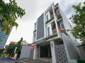 Super OYO Collection O 90023 Damar Kusumo Guest House