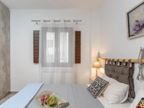 "Best Friends & Fam" elegant 3bdr apt, Naxos Town