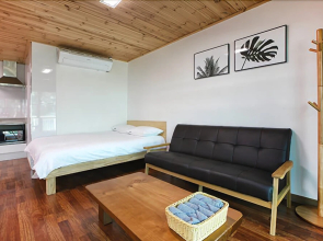 Yeosu Sea Side Pines Pension