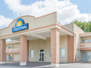 Days Inn St. Louis North