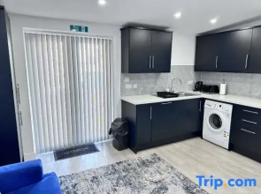 Watford Junction Oasis - Modern 3Br Ensuite with Garden