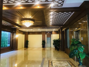 Royal Peacock Hotel