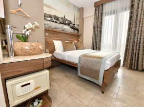 The Pera Hotel