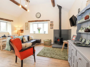 Cut Moch, Plas Moelfre Hall Barns