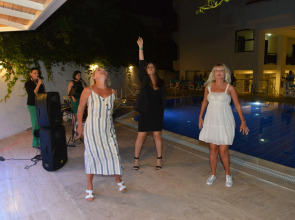 Kaftans City Hotel by RRH&R