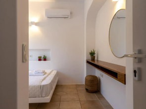 La Chapelle Est and Ouest in Tinos