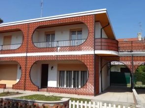 Beautiful Villa for 8 People With Pool by Beahost Rentals