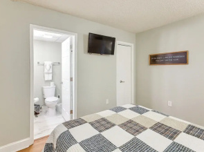 Gatlinburg Condo w/ Smoky Views: Walk to Town!