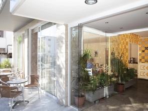 Theonia Hotel