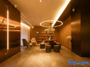 Rujia Superior Yun Hotel (Yantai Binhai Square Yantai Mountain Scenic Area)