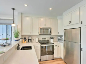Traverse City Townhome: Walk to Beach!