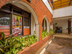 Meru Safari Hotel