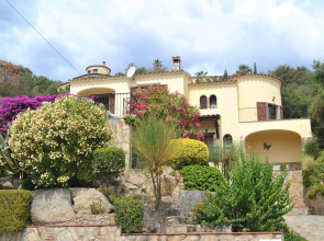 Beautiful holiday home in Calonge with private pool