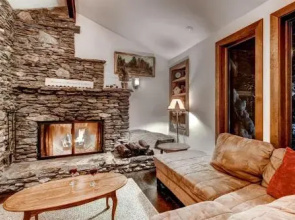 Cedar Rock Chalet