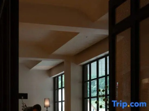 RelaxC Likuan·Hidden World Hot Spring Hotel (Bipenggou Scenic Area Branch)