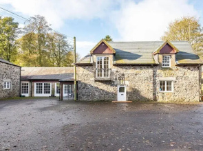 Stunning Luxury Duplex With Hot Tub and Aircon
