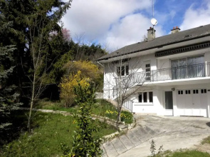 Villa Auxerre luxe Piscine Intérieure proche Paris sans Vis-à-vis
