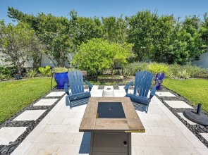 Luxury Naples Home w/ Private Pool ~ 1 Mi to Beach