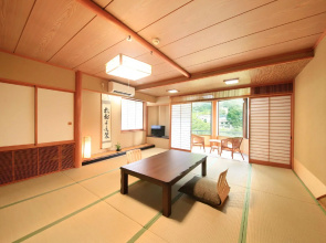MICASA (Minakami Hot Spring Ryokan)