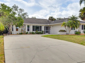 Port Charlotte Retreat w Heated Saltwater Pool