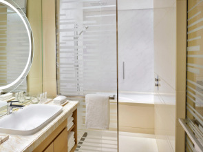 Crowne Plaza Dubai Marina by IHG