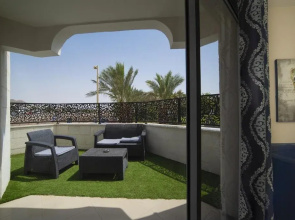 Rich Royal Suites