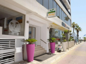 Les Palmiers Beach Hotel